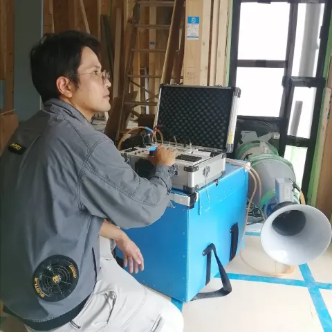 MU設備の代表向井達哉が計測している様子
